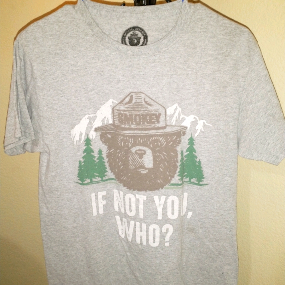 Classic Smokey the Bear T-shirt Men's Small